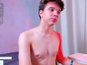 Chaturbate Live Sex Cam of elliot_winki