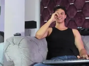 Chaturbate Free Live Porn of tonybenedetti