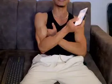 Chaturbate Live Sex Cam of sornero777111
