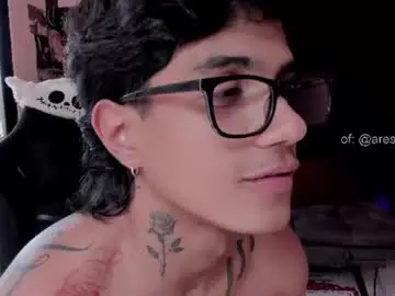 Chaturbate Best live sex cam show of aress444