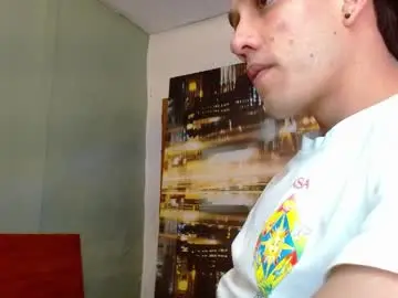 Chaturbate Live Sex Cam of alexgiraldo__