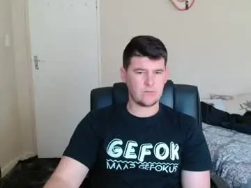 Chaturbate Live Sex Cam of brendansexyboy098754