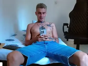 Chaturbate Live Sex Cam of bray_hotboy