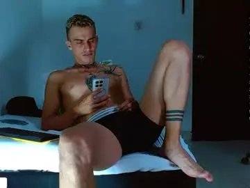 Chaturbate Live Porn of bray_hotboy