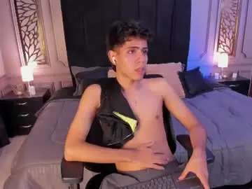 Chaturbate Nude Webcam of hunterwest06