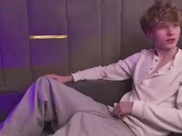 Chaturbate Live Sex of curlytwinkboy