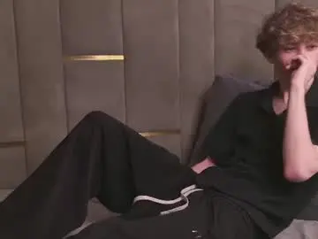 Chaturbate Watch Live Sex Cams of curlytwinkboy