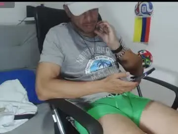 Chaturbate Live Sex of latinmartin254