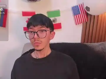 Chaturbate Live Sex Cam of king_luxury1