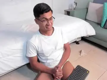 Chaturbate Live Sex Cam of thiagovega_