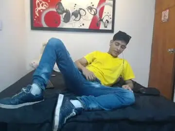 Chaturbate Sex Cam of andrescoll25