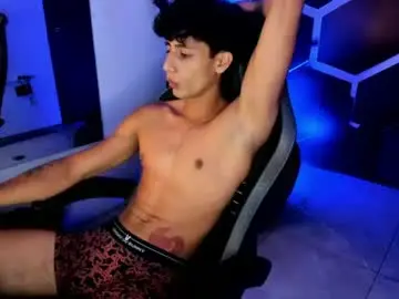 Chaturbate Live Porn of maximo_romano
