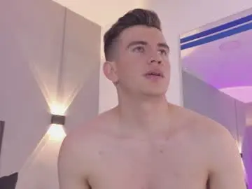 Chaturbate Free Porn Cam of mikaelslow