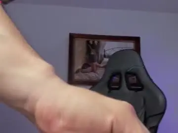 Chaturbate Live Sex Cam of roy__constance
