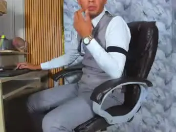 Chaturbate Live Sex Cam of hiddenoffice