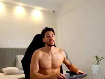 Chaturbate Sex Cam of evans_opry1