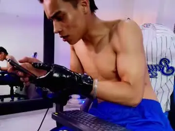 Chaturbate Live Sex of tommy_west_