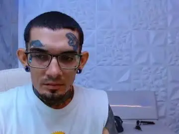 Chaturbate Live Sex Cam of boy_tatto77