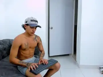 Chaturbate Watch Live Sex Cams of kroywave