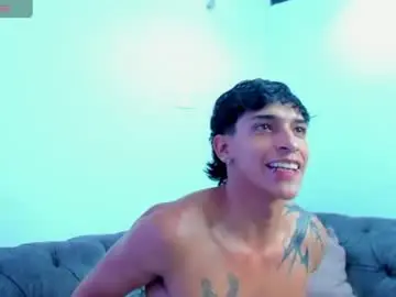 Chaturbate Live Sex Cam of kroywave