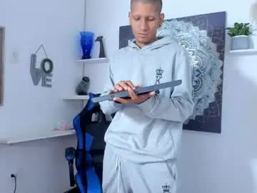 Chaturbate Sex Chat of adan_oriol