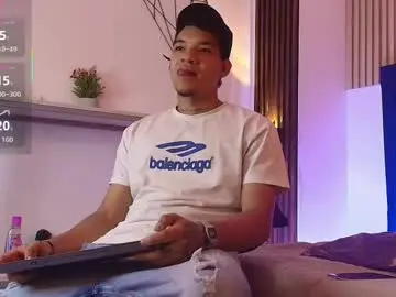 Chaturbate Live Sex Cam of bick_jhonn