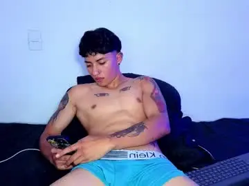 Chaturbate Sex Cam of alejo_urd