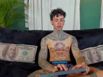 Chaturbate Free Live Porn of aron_ford