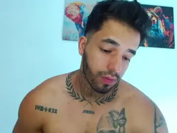 Chaturbate Sex Chat of darius_phoenix