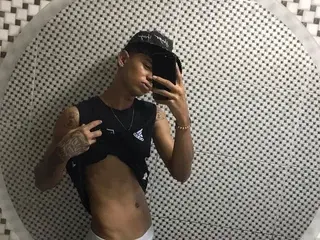 Streamate Nude Webcam of alexisboycum22