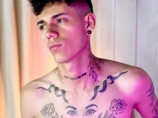 Streamate Sex Chat of tommy_valverde