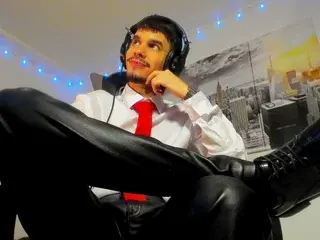 Streamate Live Porn of BRAYHAMBROWN