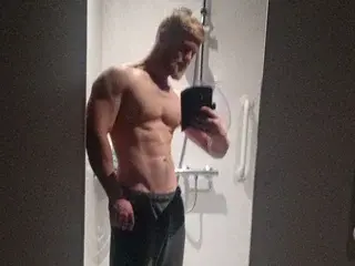 Streamate Adult Webcams of Mr_Mysterious69