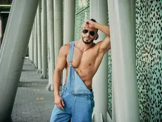 Streamate Live Porn of aronbulgarelli019