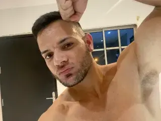 Streamate Sex Cam of FrezisYmuscle