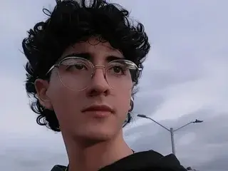 Streamate Nude Webcam of ElliotNoir