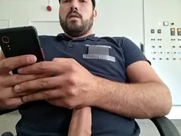 Stripchat Live Sex Cam of Instinctbrut