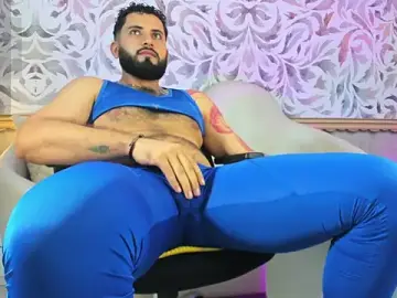 Stripchat Live Sex Cam of bear_mao_