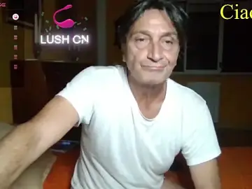 Stripchat Live Sex Cam of lattediyak