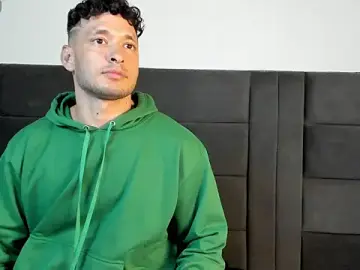 Stripchat Free Porn Cam of alejandro__2