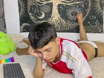 Stripchat Free Porn Cam of Andy_Belier23