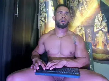 Stripchat Sex Cam of Massimo_Cruz