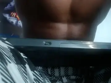 Stripchat Free Porn Cam of drake_brwon_23