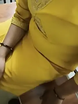 Stripchat Watch Live Sex Cams of pyasiibhabhi