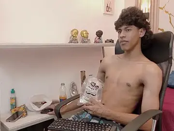 Stripchat Live Porn of Zayn_Fox32