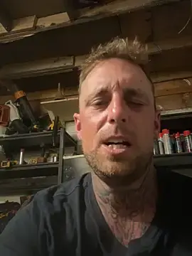 Stripchat Free Porn Cam of WIDBIGWHITECOCK