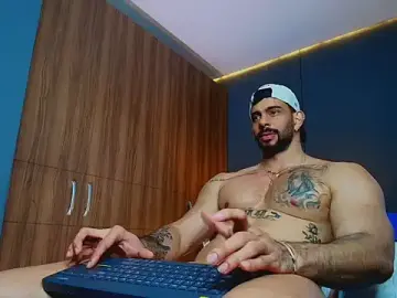 Stripchat Live Sex Cam of massimo_visconti