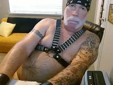 Stripchat Adult Webcam of musclebearnips