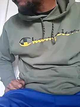 Stripchat Live Sex Cam of bigboytoy912