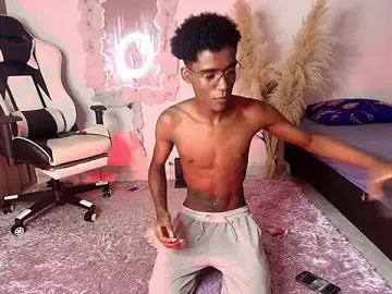 Stripchat Live Sex Cam of IamAndrey